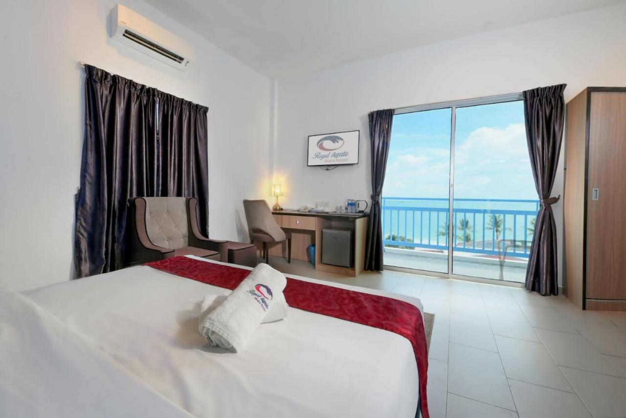 Royal Agate Beach Resort Pantai Cenang  Extérieur photo