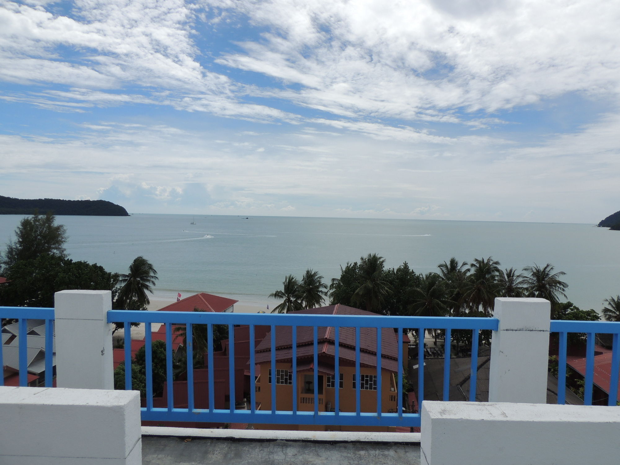Royal Agate Beach Resort Pantai Cenang  Extérieur photo